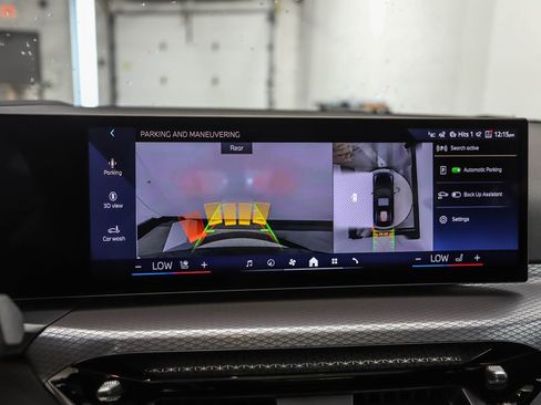 Used 2025 BMW 330i xDrive Sedan w/ Premium Package image 19