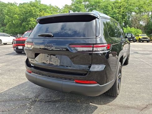 Used 2023 Jeep Grand Cherokee L Laredo AWD/4WD image 10
