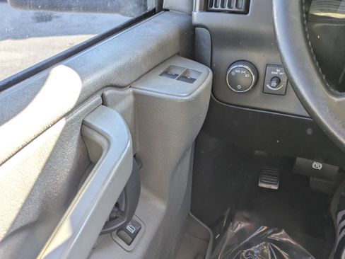 Used 2018 Chevrolet Express 3500 w/ Power Convenience Package image 17