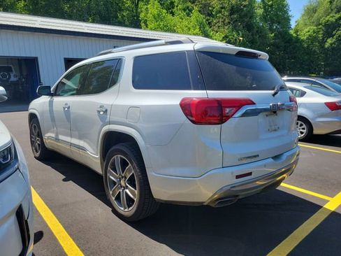 Used 2017 GMC Acadia Denali w/ Technology Package AWD/4WD image 4