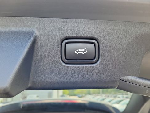 Used 2025 Hyundai Tucson Limited FWD image 9