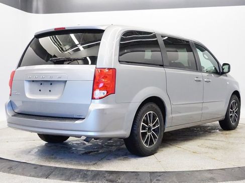 Used 2014 Dodge Grand Caravan SXT image 6