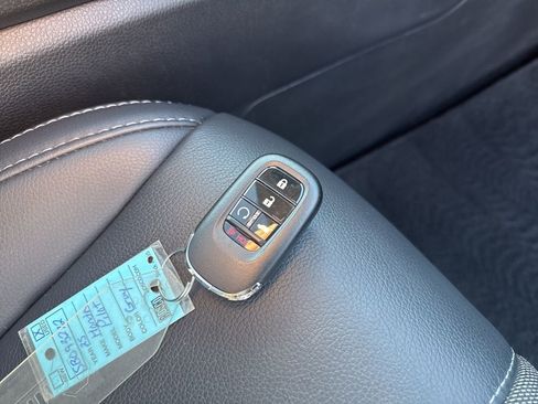 Used 2025 Honda Pilot Touring image 42