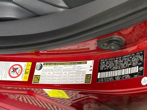 Used 2018 Toyota Prius Three w/ Advanced Technology Package image 33