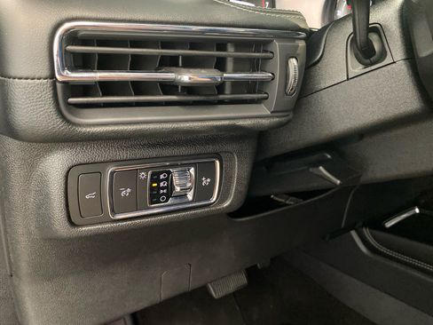 Used 2022 Lincoln Corsair AWD w/ Premium Package image 16
