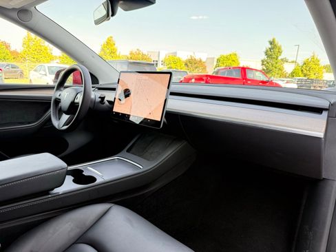 Used 2023 Tesla Model Y Long Range AWD/4WD image 24