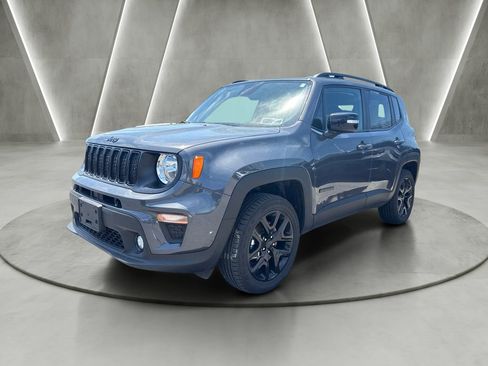 Used 2023 Jeep Renegade Altitude AWD/4WD image 3