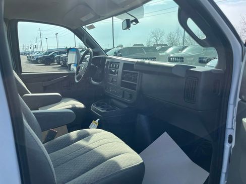 New 2026 Chevrolet Express 3500 Work Van w/ Power Convenience Package image 17