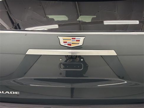 New 2026 Cadillac Escalade Luxury image 18