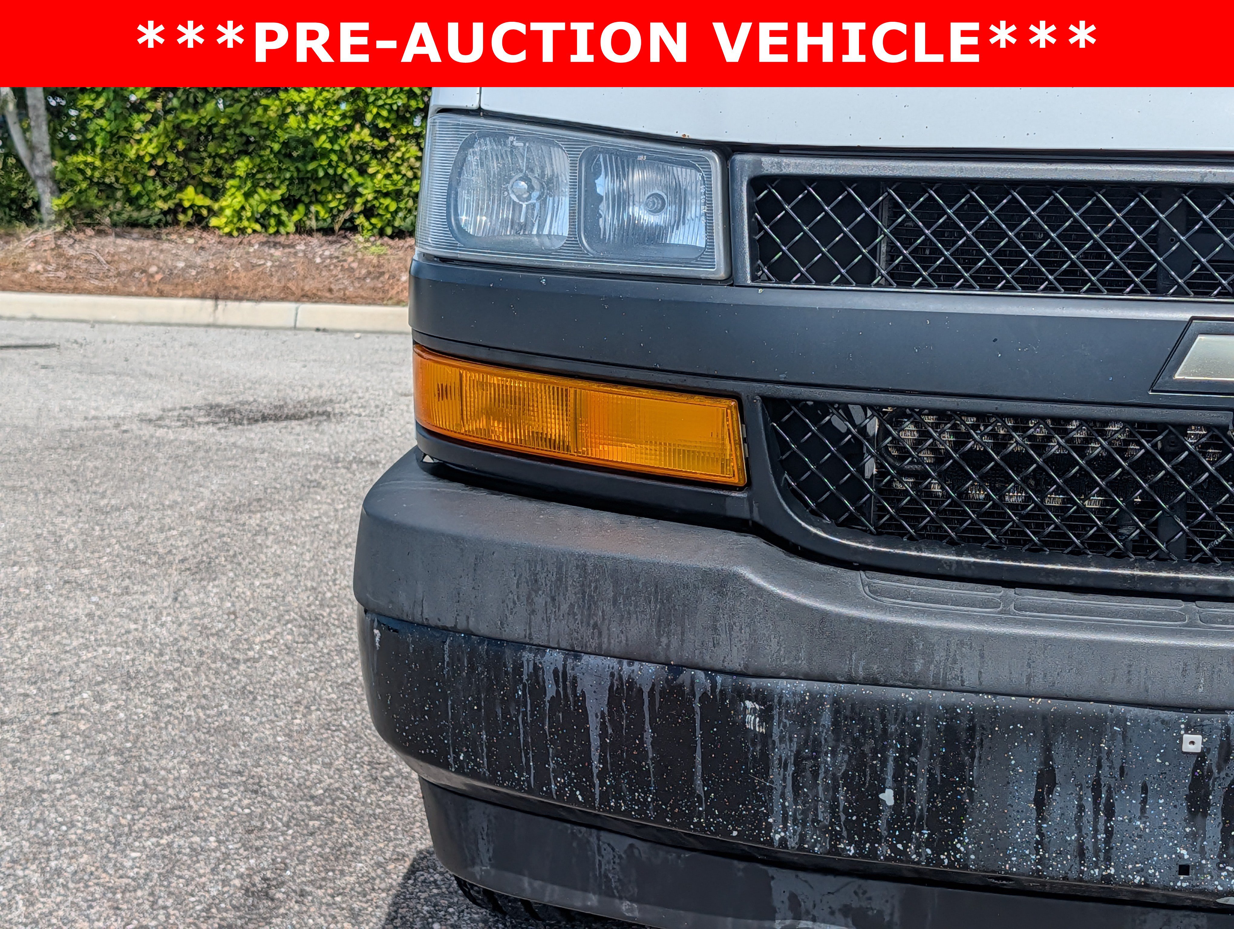 Used 2018 Chevrolet Express 2500 w/ Driver Convenience Package RWD image 10
