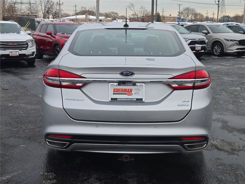 Used 2017 Ford Fusion SE w/ Fusion SE Technology Package image 15