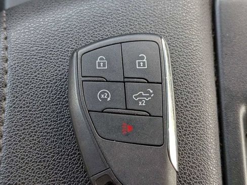 Used 2025 Chevrolet Silverado 1500 LT RWD image 29