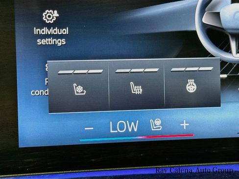 Used 2023 BMW 760i xDrive AWD/4WD image 21
