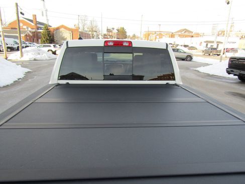 Used 2017 RAM 1500 Laramie image 15