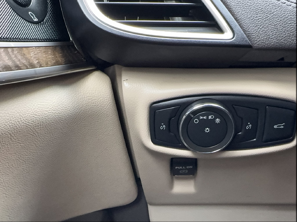 Used 2017 Lincoln MKX Reserve w/ Driver Assistance Package FWD image 51