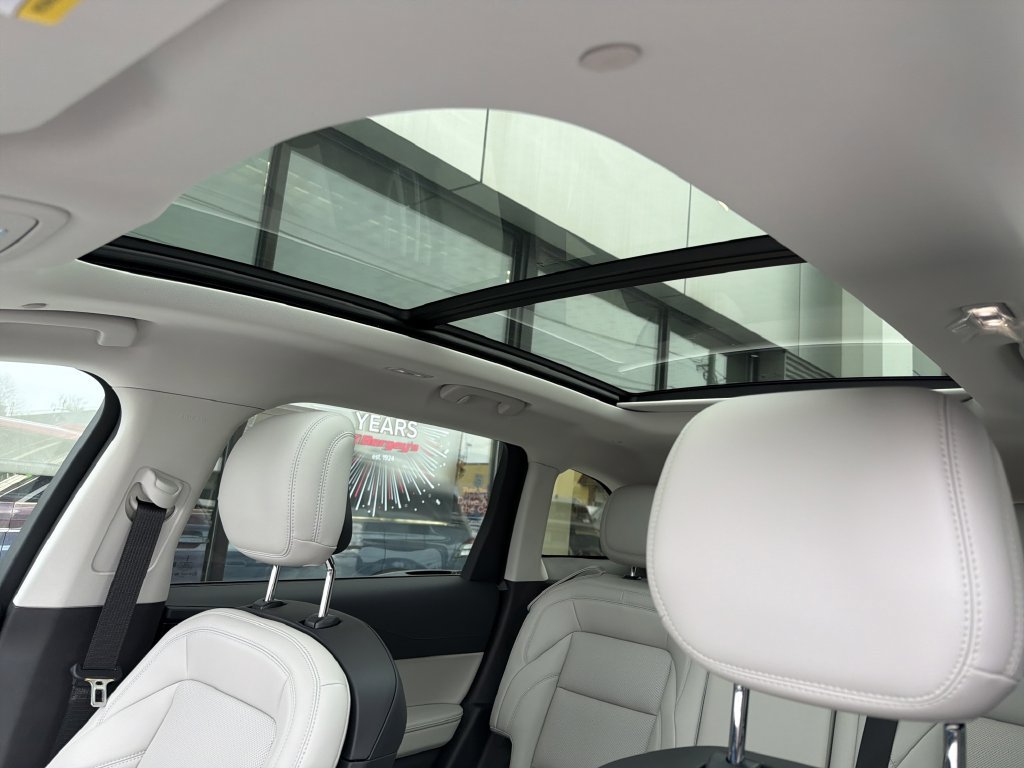 New 2026 Lincoln Nautilus Premier w/ Equipment Group 102A AWD/4WD image 11