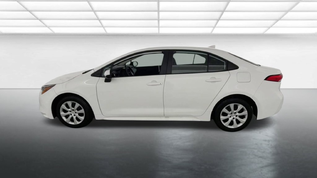 Used 2024 Toyota Corolla LE FWD image 4