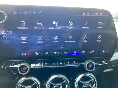 Used 2024 Chevrolet Blazer EV LT AWD/4WD image 18