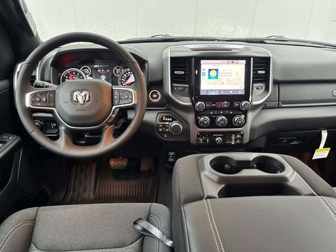 New 2026 RAM 1500 4x4 Crew Cab image 7