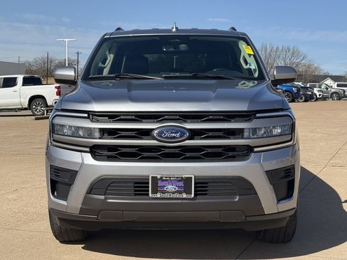 Used 2024 Ford Expedition XLT image 9
