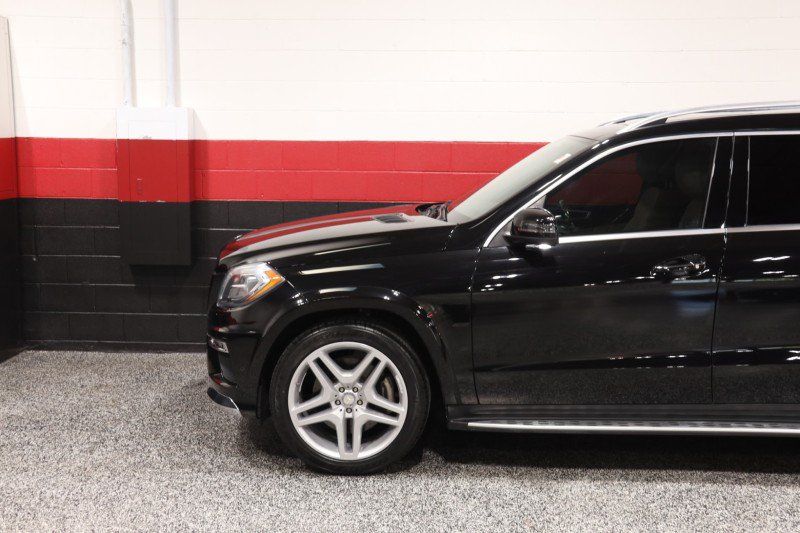 Used 2015 Mercedes-Benz GL 550 4MATIC image 22