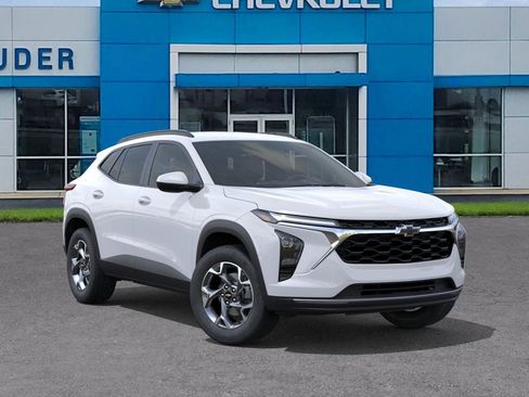 New 2025 Chevrolet Trax LT w/ Driver Confidence Package image 7