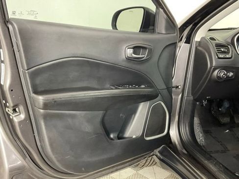Used 2020 Jeep Compass Latitude AWD/4WD image 11
