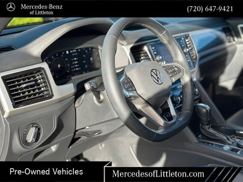 Used 2022 Volkswagen Atlas Cross Sport SEL R-Line image 12