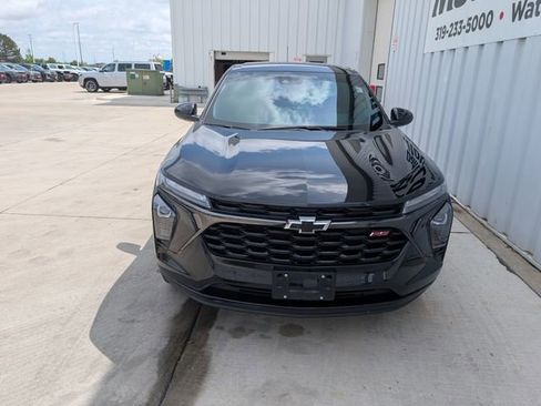 Used 2024 Chevrolet Trax RS FWD image 22