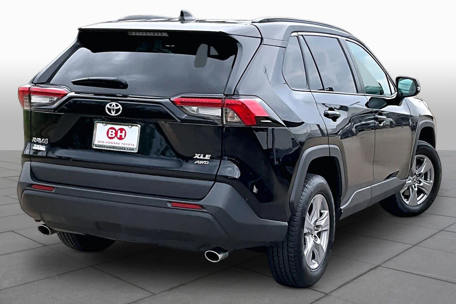 Used 2025 Toyota RAV4 XLE AWD/4WD image 13
