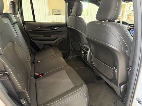 Used 2024 Jeep Grand Cherokee Laredo w/ Luxury Tech Group I AWD/4WD image 24