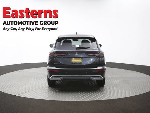 Used 2025 Mitsubishi Outlander SE AWD/4WD image 32
