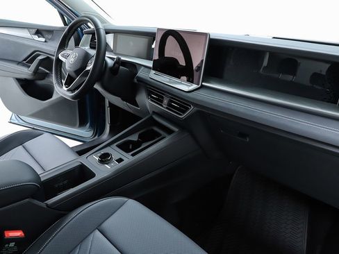 New 2026 Volkswagen Tiguan SE image 33