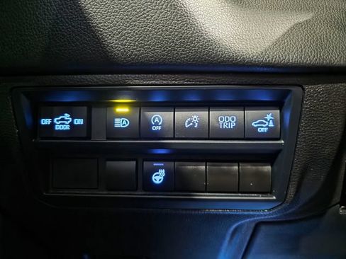 Used 2024 Toyota Tundra Limited AWD/4WD image 18