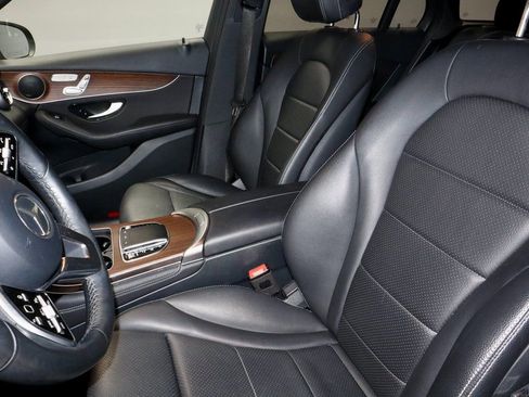 Used 2021 Mercedes-Benz GLC 300 4MATIC image 25