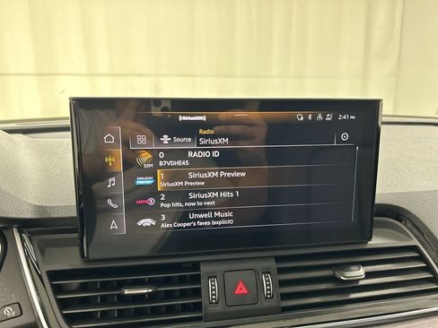 Used 2023 Audi Q5 2.0T Premium w/ Convenience Package AWD/4WD image 14
