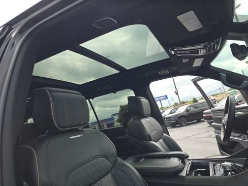 Used 2025 Jeep Grand Wagoneer Series III w/ Rear Seat Video Group 1 AWD/4WD image 44