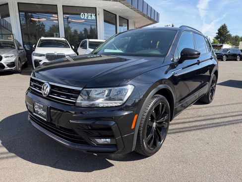 Used 2021 Volkswagen Tiguan SE R-Line FWD image 1