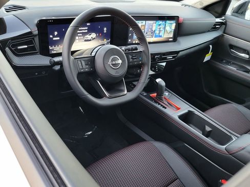 New 2026 Nissan Kicks SR FWD image 4