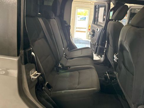 Used 2022 Jeep Gladiator Sport AWD/4WD image 42