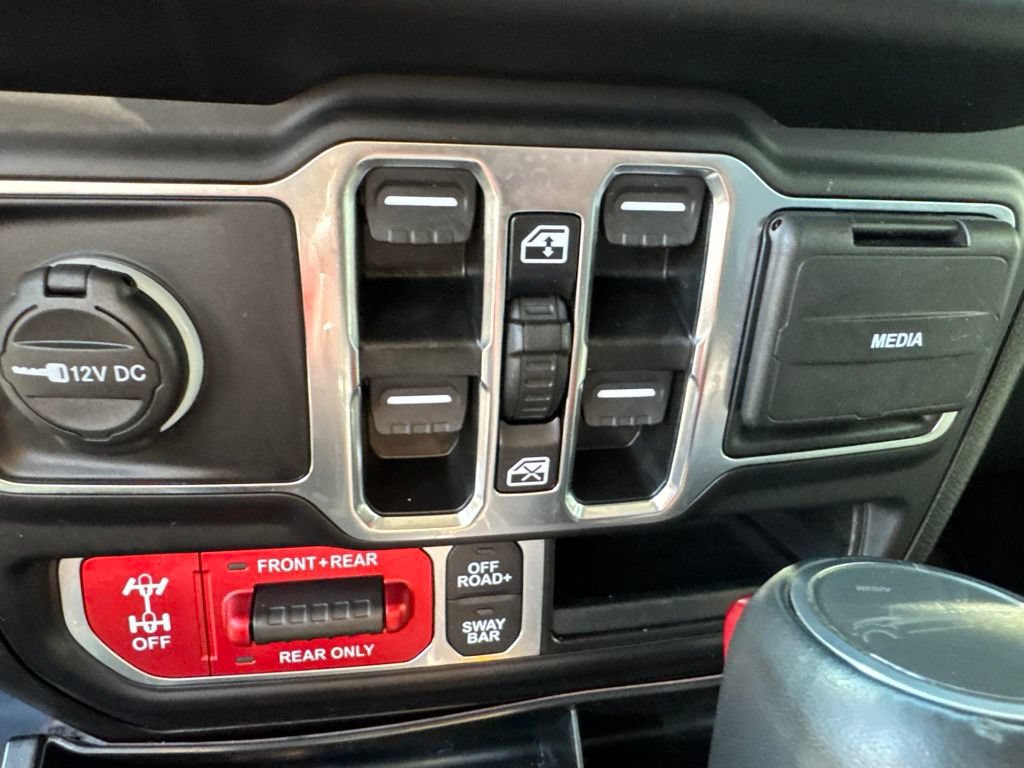 Used 2023 Jeep Gladiator Rubicon w/ LED Lighting Group AWD/4WD image 48