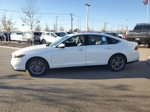 Used 2023 Honda Accord EX-L image 3