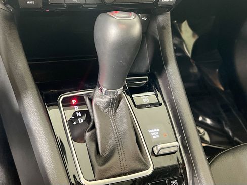 Used 2022 Jeep Compass Latitude w/ Sun and Sound Group image 16