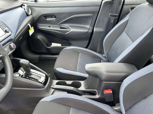 Used 2025 Nissan Versa SV w/ Trunk Package image 21
