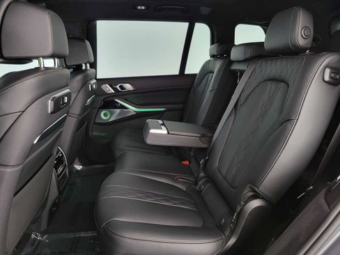 Used 2026 BMW X7 M60i AWD/4WD image 18
