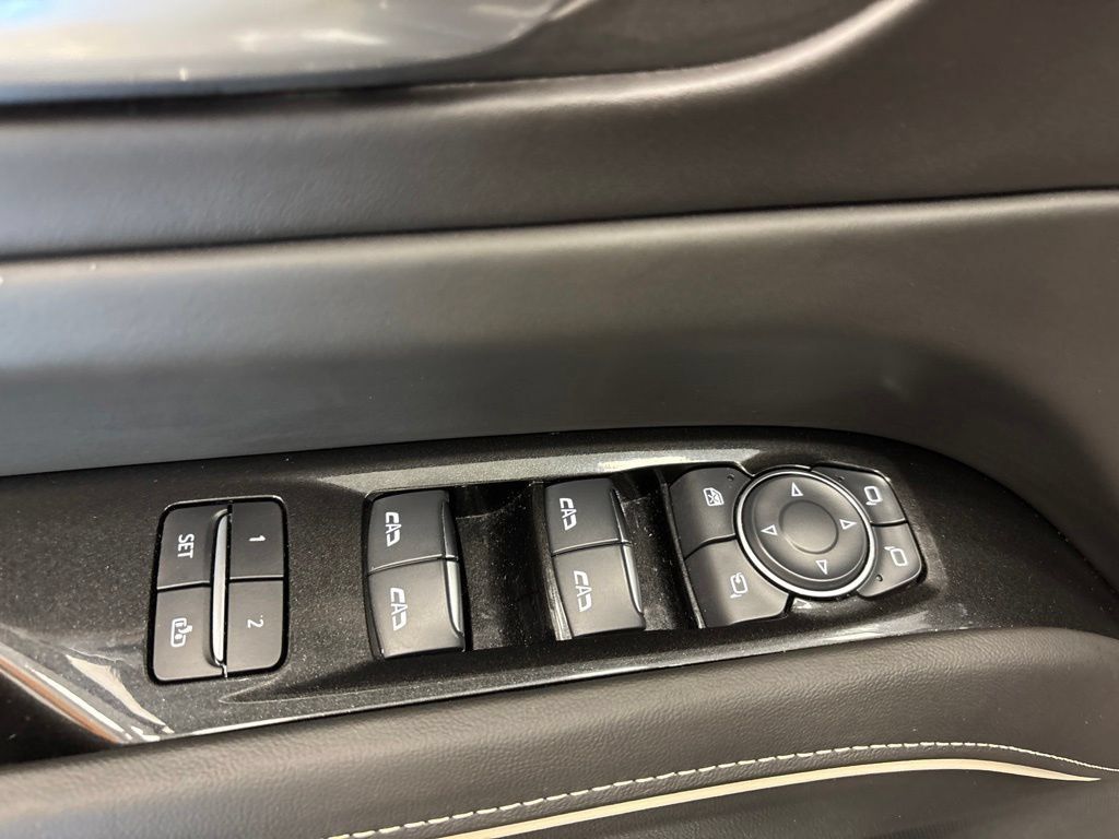 Used 2024 Cadillac Escalade ESV V AWD/4WD image 16