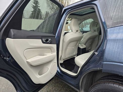 Certified 2023 Volvo XC60 T8 Plus w/ Climate Package image 15