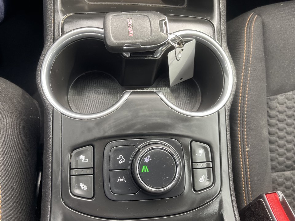 Used 2021 GMC Terrain SLE w/ Driver Convenience Package FWD image 19