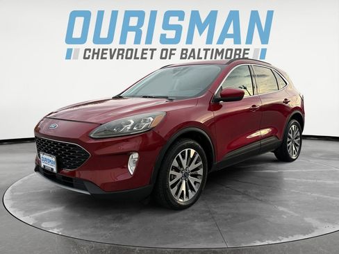 Used 2021 Ford Escape Titanium image 2