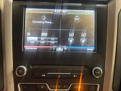 Used 2016 Ford Fusion SE w/ Equipment Group 202A FWD image 15